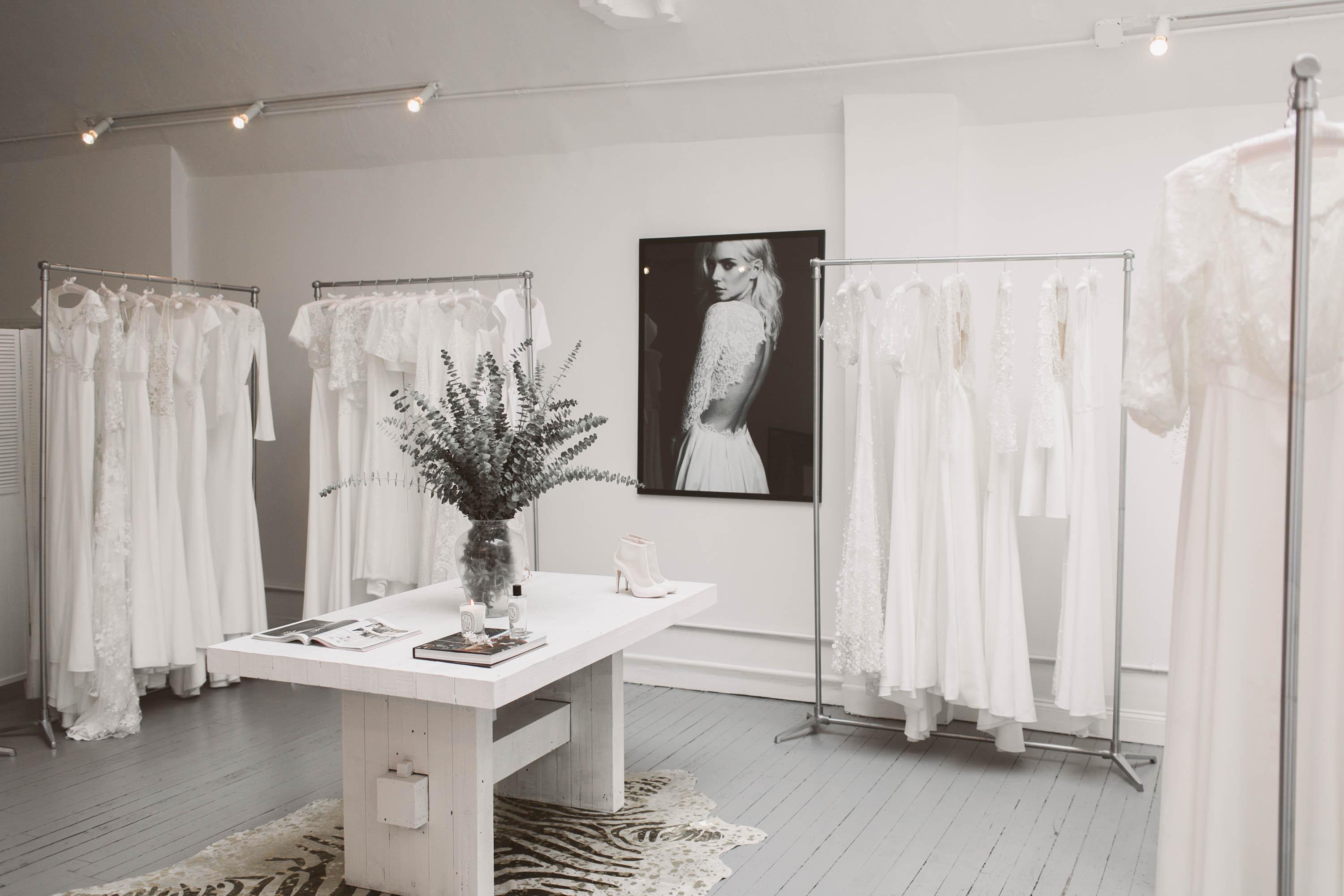 Udelukke Sightseeing Triumferende The Mews Bridal Boutique Launches in Australia - Style Guide The Lane