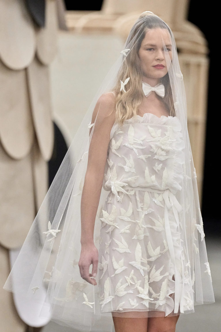 20 Non Traditional Bridal Looks From Spring ’23 Couture - The Lane ...