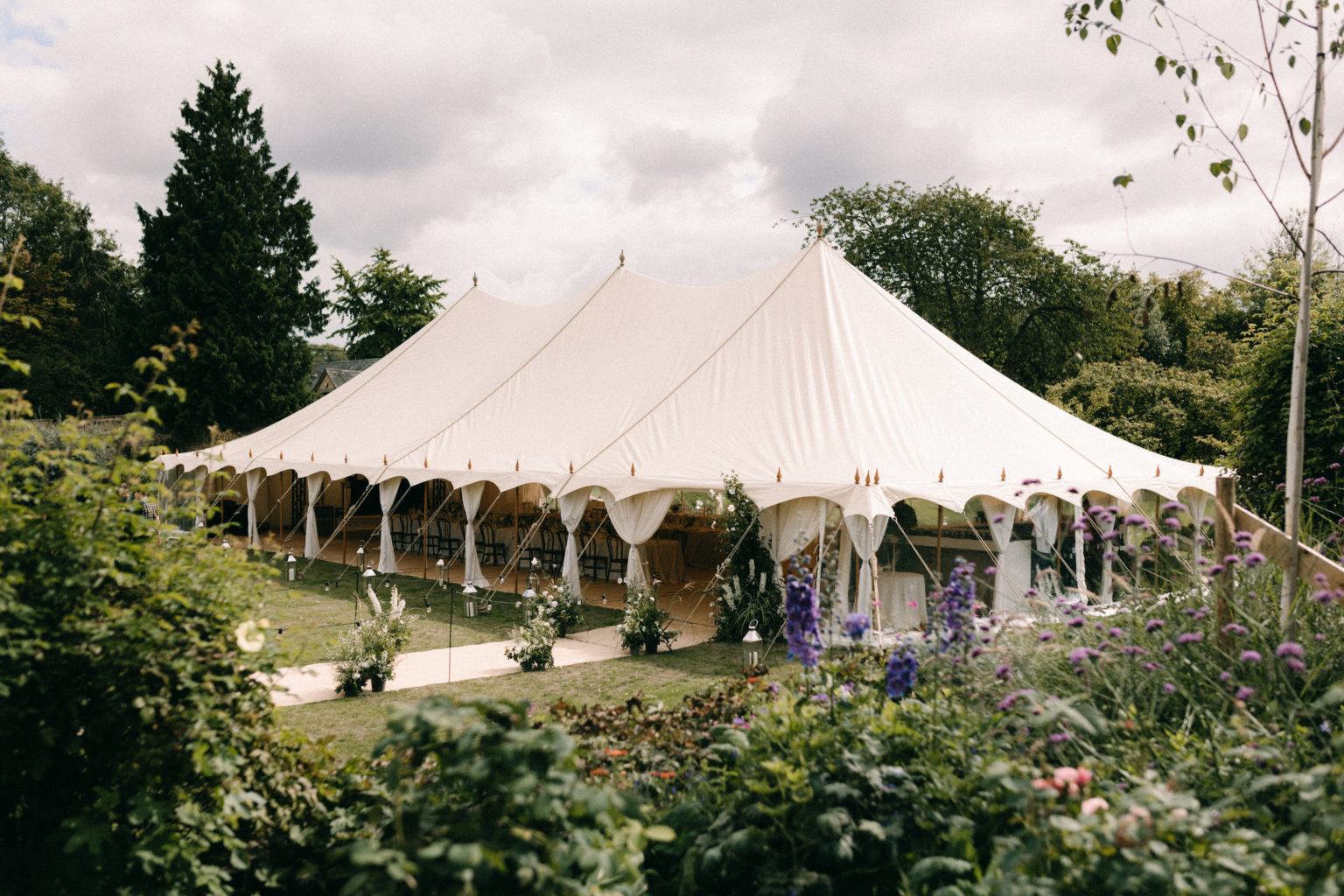 A 16th Century Estate Wedding in the Cotswolds - Style Guide The Lane