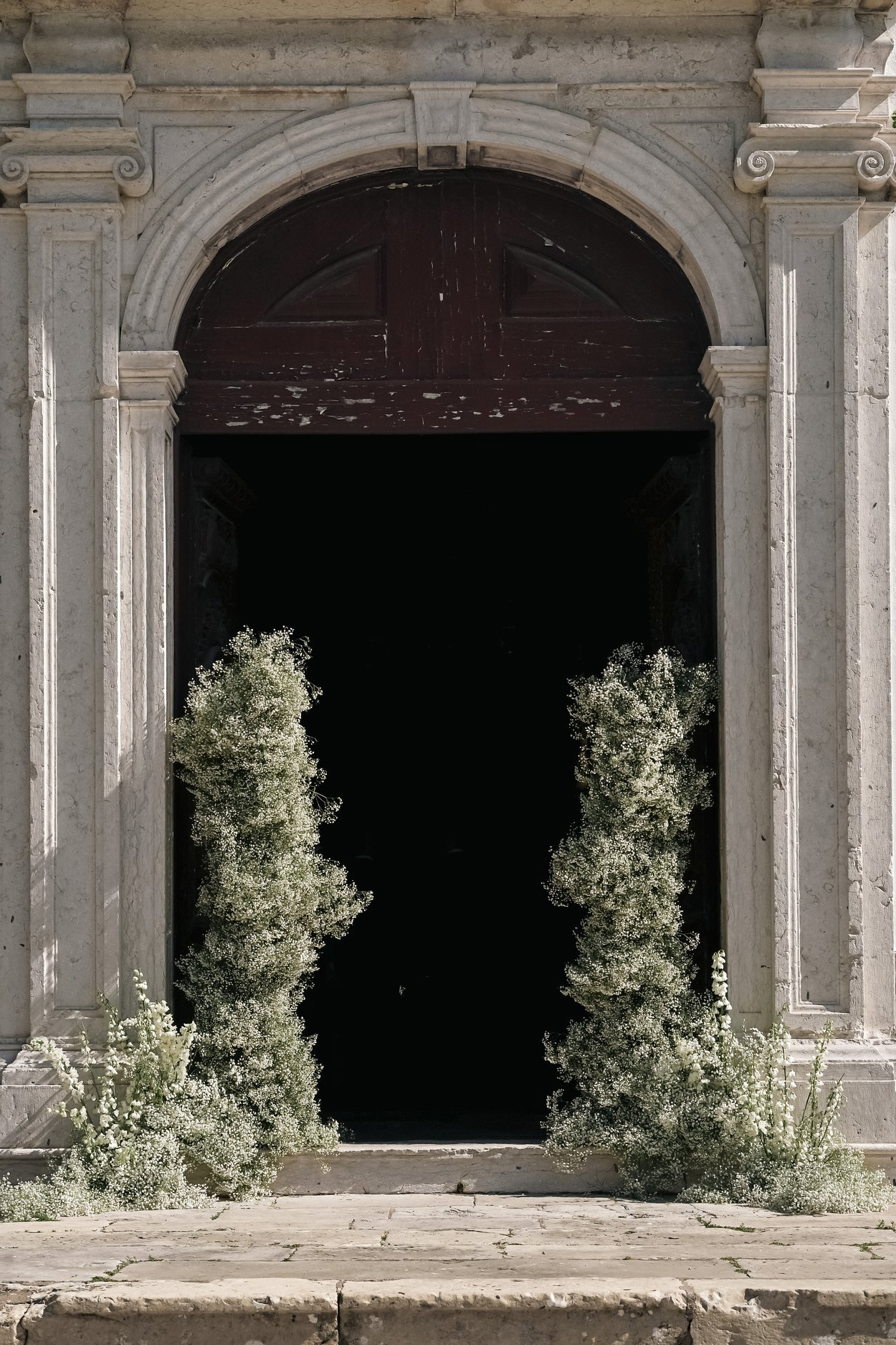 wedding flowers cost