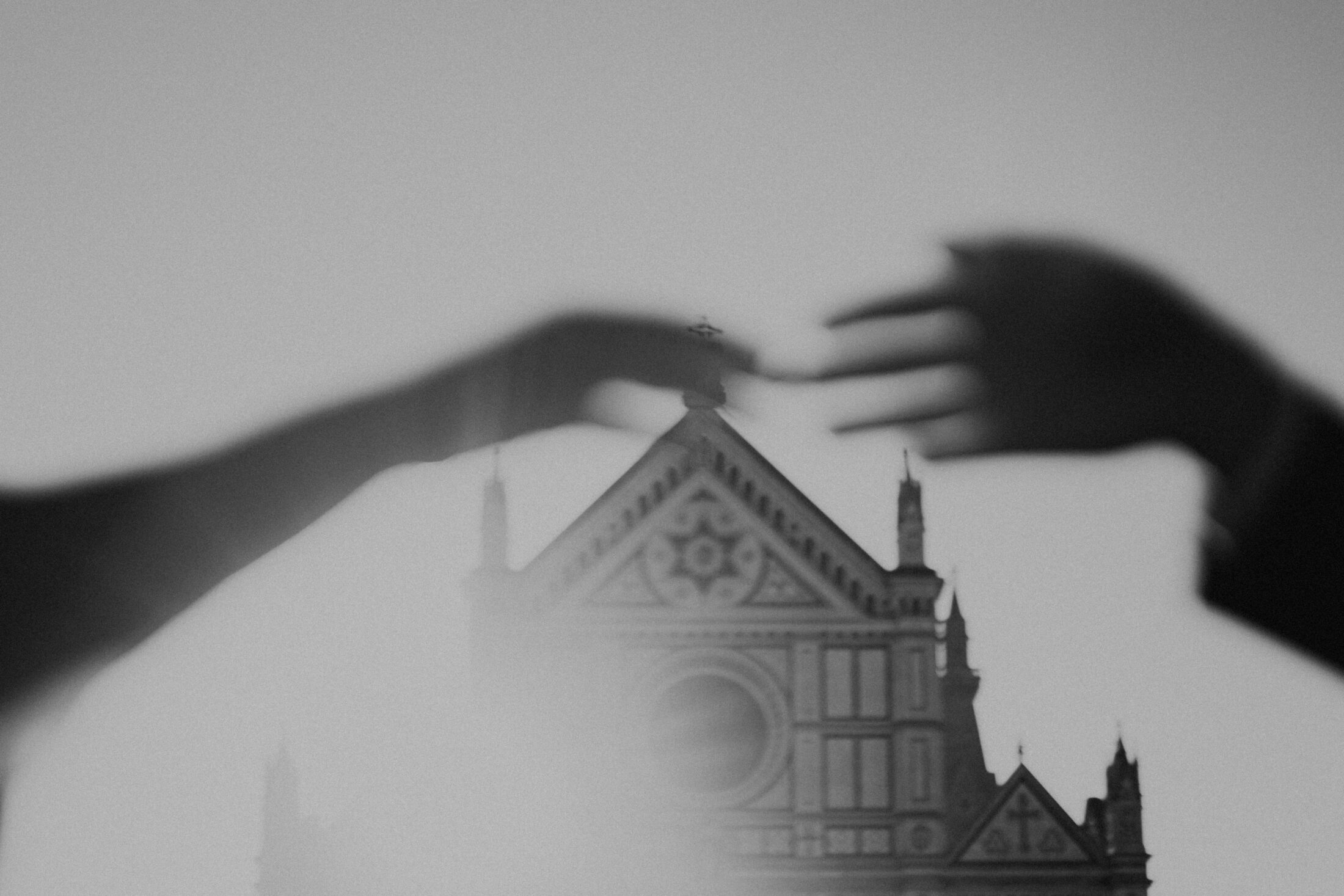 how to find a wedding photographer
